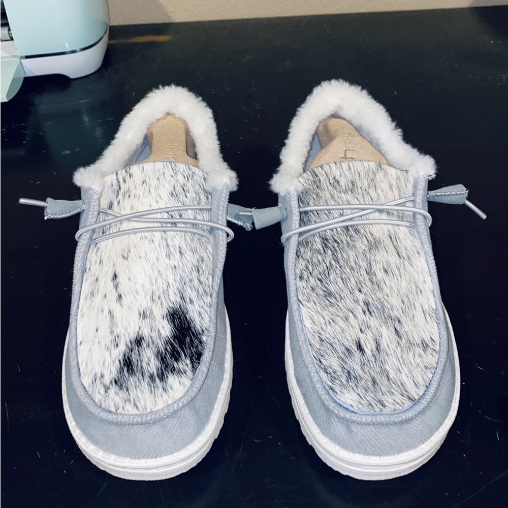 Women's CUSTOM Cowhide Hey Dudes ! 🐄🐄 read description - Picture 13 of 13